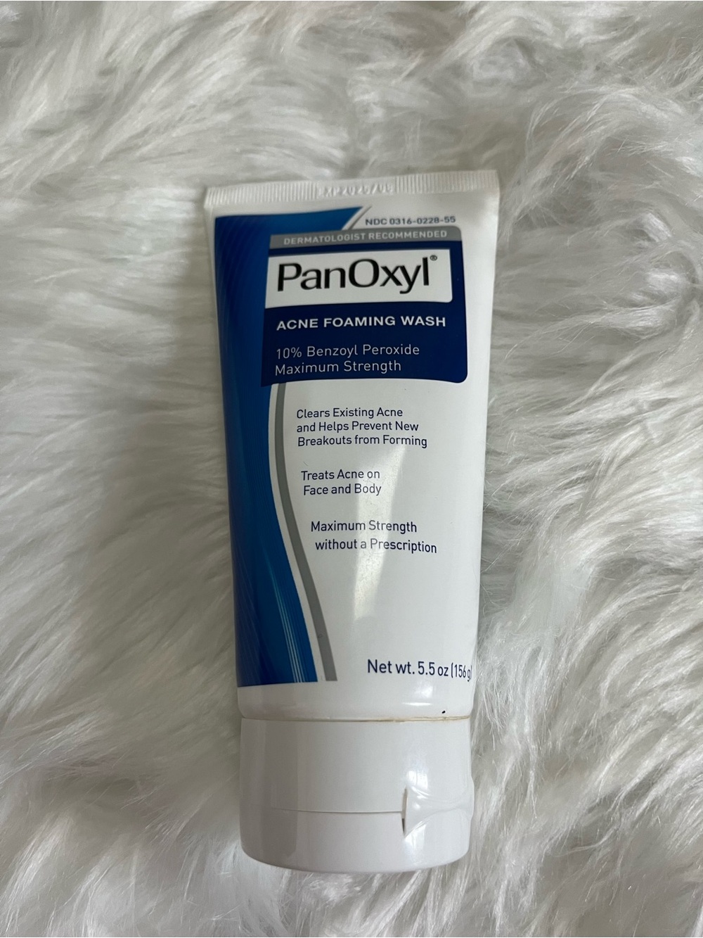 Acne Foaming Wash 10% Benzoyl Peroxide - White/Blue
